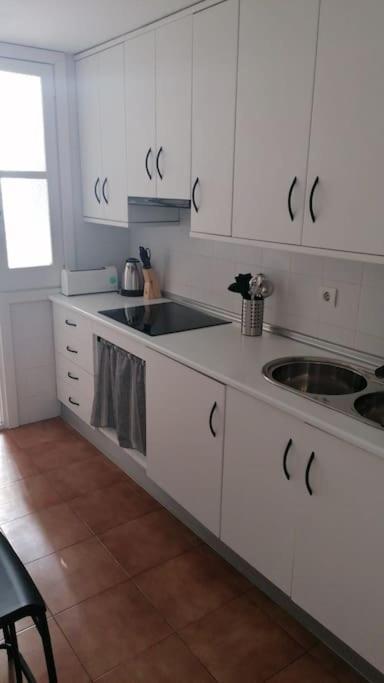 Views, Family & Private Parking In Alto Albayzin Appartement Granada Buitenkant foto